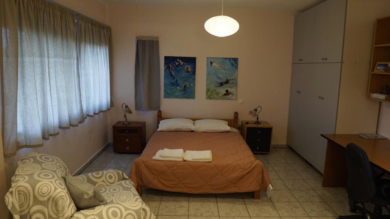 Romanos Patras Studio Bagian luar foto
