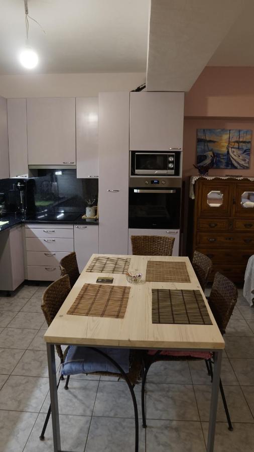 Romanos Patras Studio Bagian luar foto