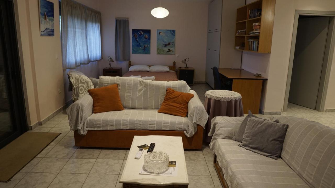 Romanos Patras Studio Bagian luar foto