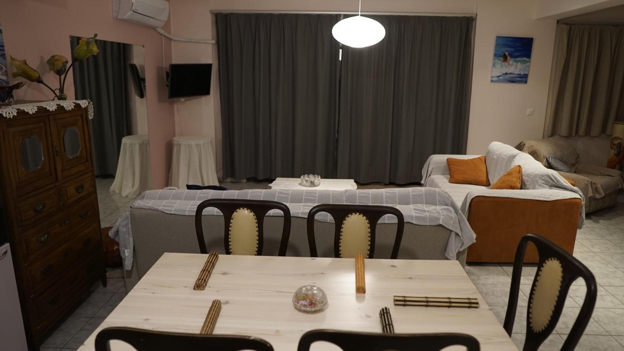 Romanos Patras Studio Bagian luar foto