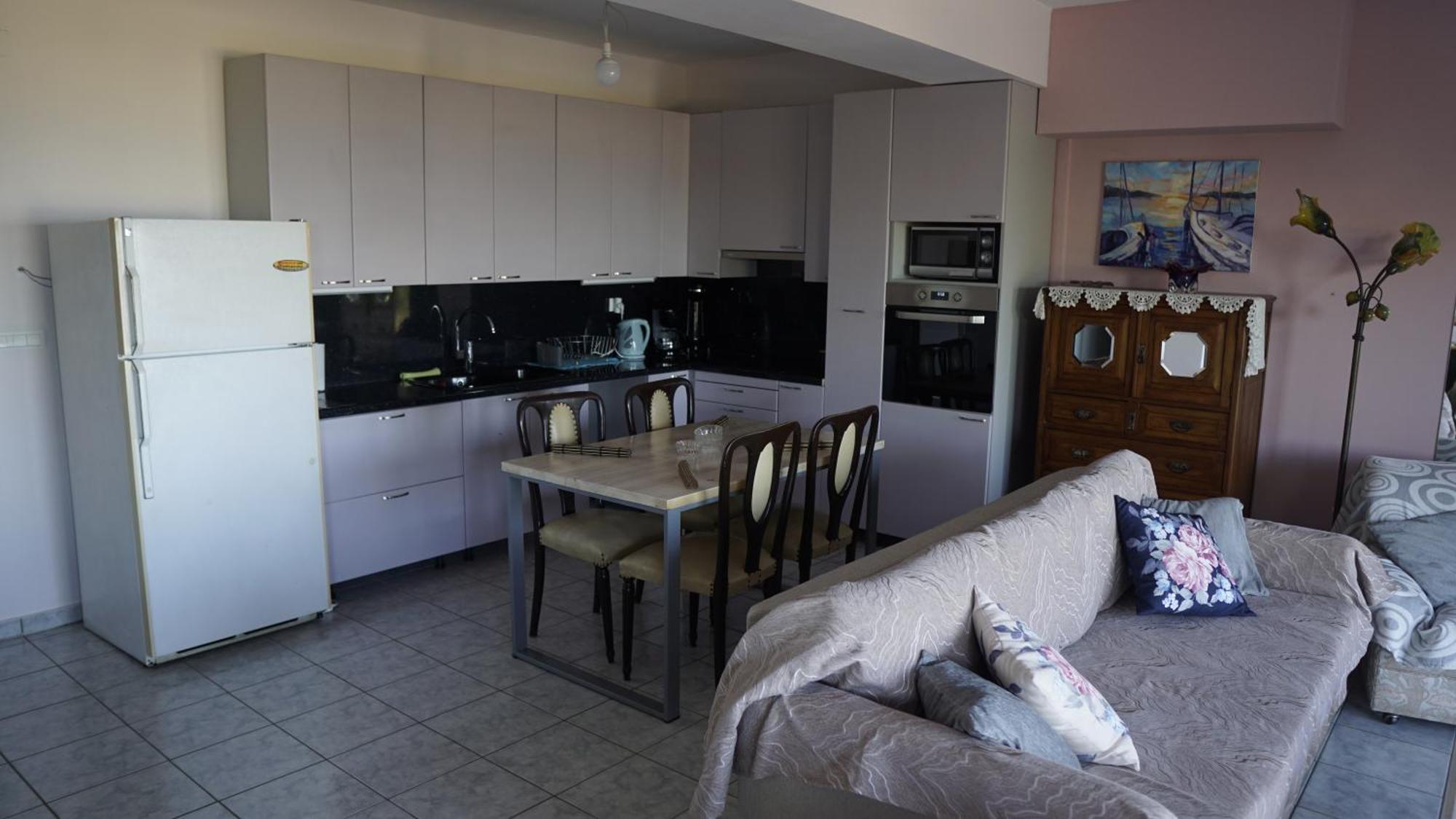 Romanos Patras Studio Bagian luar foto